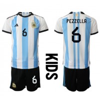 Argentina German Pezzella #6 Hjemme Trøje Børn VM 2022 Kortærmet (+ Korte bukser)